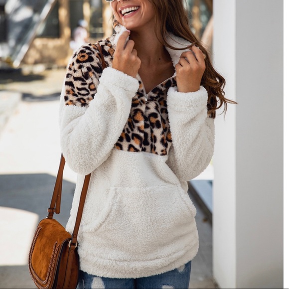 ✨Cheetah Print Soft & Cozy Fleece Pullover✨ - Picture 2 of 4